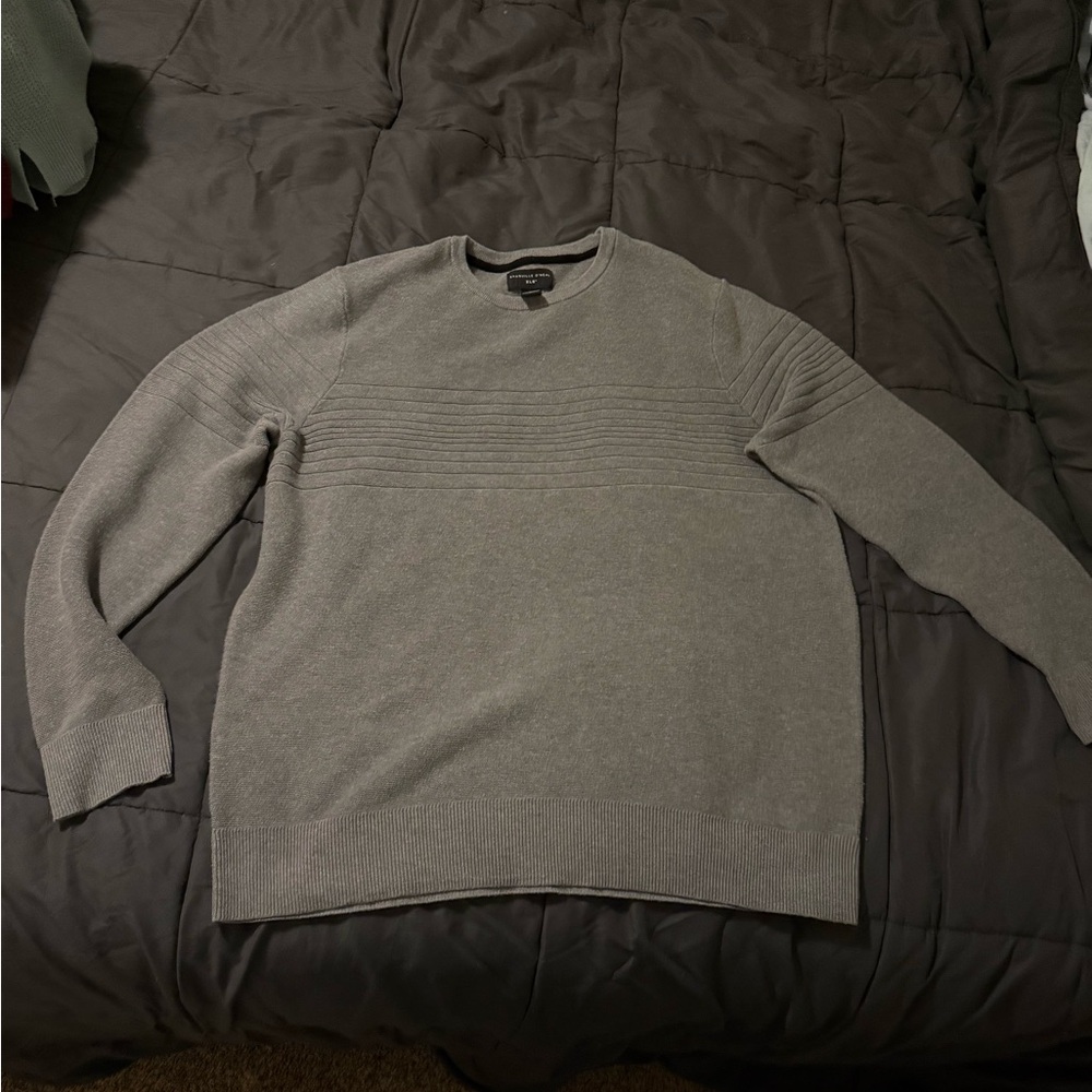 Shaquille O’Neal XLG Men's Gray Sweater‎